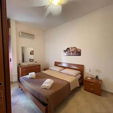 Politeama House - In Pieno Centro Citta *